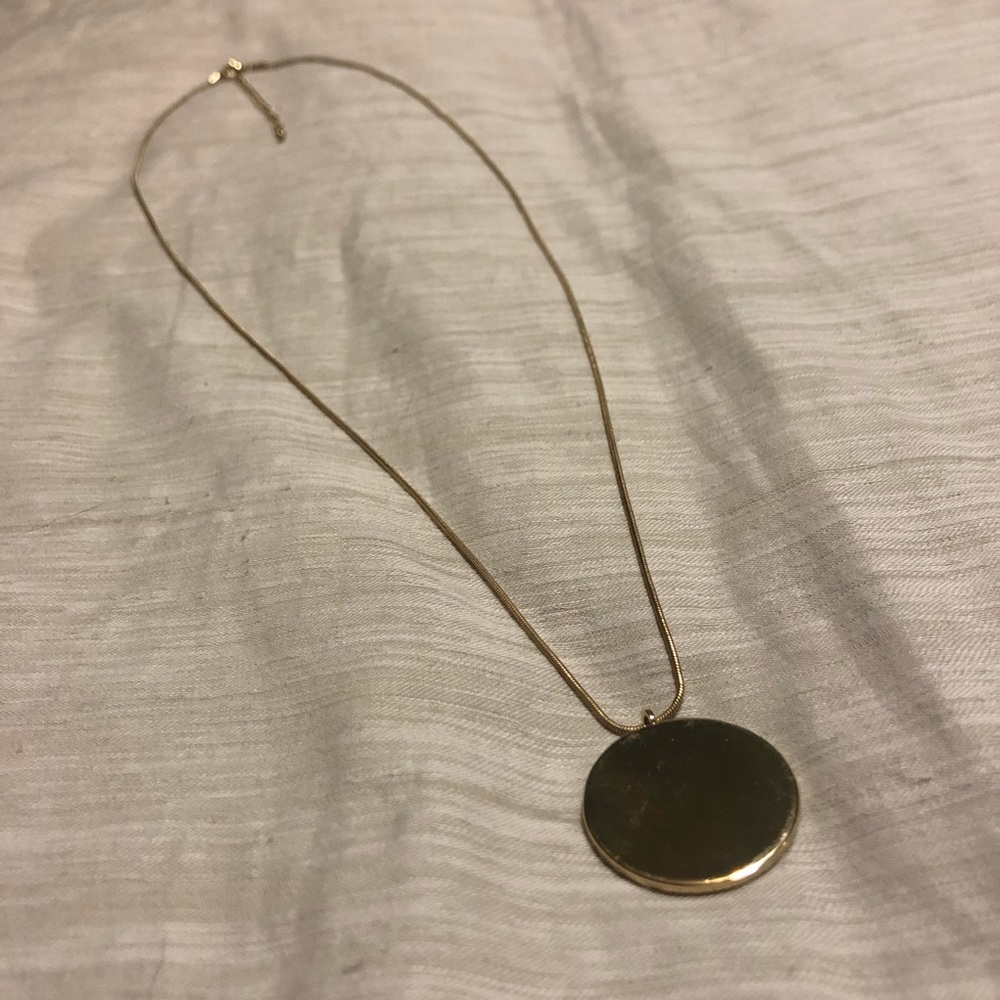 NWOT H&M Gold Circle Pendant Necklace